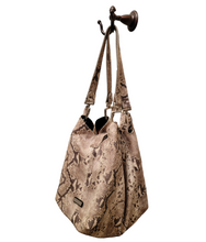 Pre-Loved Puntotres Made in Spain Embossed Leather Snakeskin Design Handbag Purse