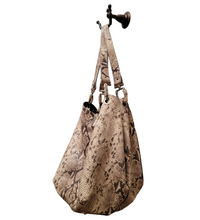 Pre-Loved Puntotres Made in Spain Embossed Leather Snakeskin Design Handbag Purse