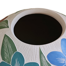 Pre-owned Handcrafted Sgraffito Pot by Mata Ortiz artist Blanca Isela Arras Olivas
