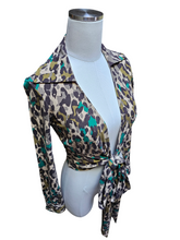 Diane Von Furstenberg Judy Wrap Silk Top Vintage Collection Camouflage Print Size 4