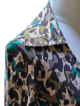 Diane Von Furstenberg Judy Wrap Silk Top Vintage Collection Camouflage Print Size 4